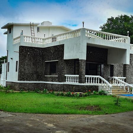 Whispering Woods Villa And Eco Farms Lonavala Εξωτερικό φωτογραφία